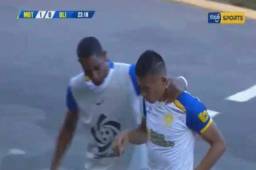 Jerry Bentgson fue uno de los que llegó a consolar a Jonathan Paz.