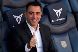 Xavi Hernández habría dado el visto bueno para que Azpilicueta llegue libre la próxima temporada.