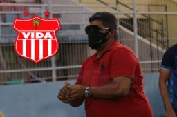 Luis Cruz, presidente del Vida en uno de los encuentros del equipo en el Estadio Ceibeño.