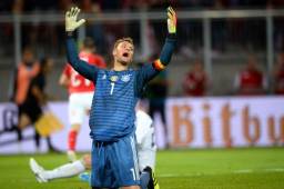 Manuel Neuer tuvo minutos y, a pesar que no tiene culpa en los goles, todavía se ve inseguro.