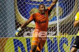 Luis López se sintió contento con su gran actuación ante Marathón.