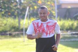 El delantero Ovidio Lanza presente en el entrenamiento del Vida este martes para iniciar una nueva aventura en la profesional. Llega a préstamo del Olimpia.