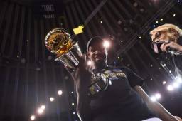 Kevin Durant ganó su primer título en la NBA.