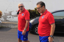 Alejandro Martínez mantiene su opinión que no es correcto jugar a esas altas temperaturas en el fútbol profesional. Foto: Ronal Aceituno.