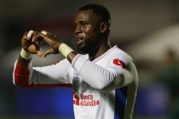 Yustin Arboleda marcó un doblete para Olimpia en la final de ida ante Marathón.