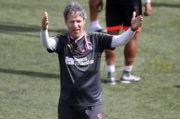 Carlos Restrepo espera que Michaell Chirinos solo sea baja en dos partidos. Foto Juan Salgado