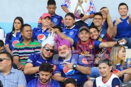 La afición del Motagua se hizo presente en el estadio Nacional.