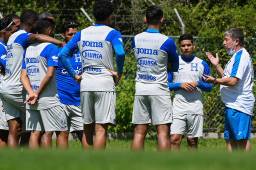 El entrenador de la Selección de Honduras, Hernán “Bolillo” Gómez, volverá hasta el domingo de Colombia y el lunes comienzan a entrenar para preparar el amistoso frente a Colombia con jugadores del campo nacional.