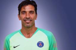 El veterano arquero de 40 años ha sido oficializado como nuevo jugador del PSG.