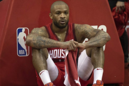 Tilman Fertitta, propietario de la franquicia texana mostró su malestar por al eliminación ante los Golden State de Warriors.