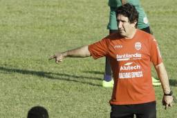 El entrenador del Marathón, Héctor Vargas, habló de la inseguridad que se vive en Honduras y arremetió contra Botinelli que no vino al Olimpia por ese tema.