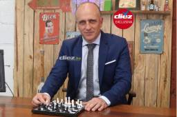 El entrenador uruguayo de la Selección de Honduras, Fabián Coito, brindó una amplia entrevista exclusiva a la Revista DIEZ. Fotos: Ronal Aceituno y Eduardo Coello