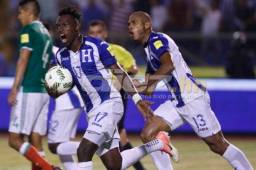 Con goles de Alberth Elis, Eddie Hernández y Romell Quioto, Honduras está venciendo a México en el Olímpico y clasificando al Mundial de Rusia. Foto Delmer Martínez