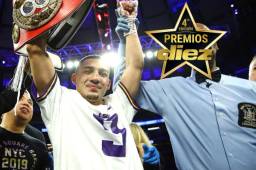 Teófimo López ganó su primer título mundial a sus 22 años.