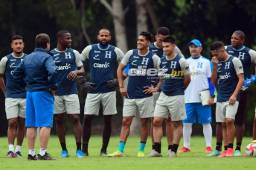 Jonathan Rubio, Bryan Moya y Deiby Flores se sumaron a los entrenos de la 'H'. Fotos Joseph Amaya