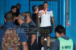 Keylor Navas saludó a los aficionados hondureños en el estadio Morazán.