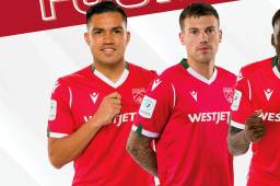 José Escalante seguirá militando en el fútbol de Canadá. Este lunes el Calvalry FC confirmó que lo renovó por dos años.