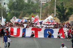 La barra del Olimpia no tiene permitido el ingreso este domingo en el estadio Nacional.