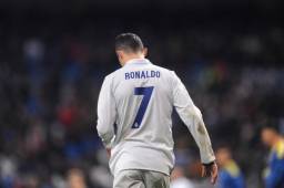 En el Real Madrid Cristiano Ronaldo comenzó usando el dorsal '9', pero una vez que Raúl se fue, cogió el '7'.
