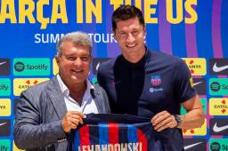 Robert Lewandowski firmó con el Barcelona hasta 2026 con opción a otro año más.