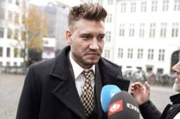 Bendtner deberá permanecer por 50 días en prisión tras romperle la mandíbula a un taxista.