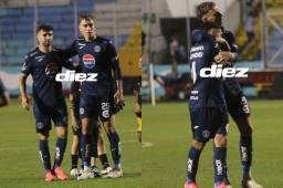 Los hermanos Auzmendi jugaron por última vez juntos con la camisa de Motagua. Foto: Alex Pérez