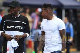 Alberth Elis y Romel Quioto no se quisieron perder el primer partido de la final entre Olimpia y Motagua.