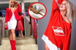 La atleta rusa posó casi desnuda en la camilla de la enfermería.