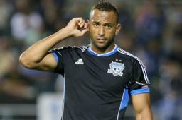 Víctor Bernárdez asegura que el tema de la Selección Nacional ha quedado atrás y ahora solo se concentra en su club.