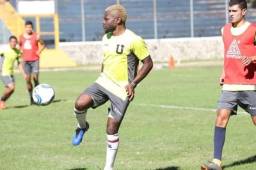 Tyson tomó la decisión por el cariño que le tiene a la “U” y por la difícil situación económica en la que está el club. Foto: Prensa Libre (cortesía)