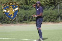 El hondureño David Suazo tendría su primera experiencia en un equipo mayor a sus 38 años.