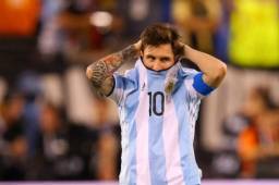 Lionel Messi no pudo estar en el juego ante Bolivia por su castigo.