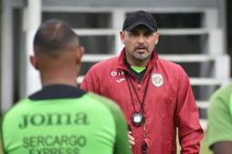 Martín García, entrenador de Marathón, confía en que su equipo pueda mantener la línea de juego mostrada hasta el momento. FOTO: CD Marathón.