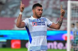 Juan Escobar anotó el único gol del partido con el que Cruz Azul derrotó a Pachuca.