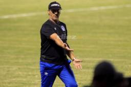 Pedro Troglio salió contento con el accionar del Olimpia ante el Vida en La Ceiba.