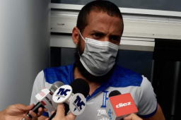 Edrick Menjívar está en duda para la Copa Oro, luego de su lesión en su mano izquierda, donde estará fuera de las canchas.