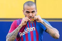 Dani Alves espera que Messi pueda regresar al Barcelona para dar el último baile juntos.