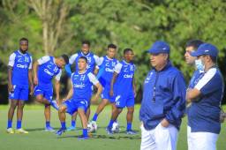 El técnico de la Selección de Honduras busca cerrar con dignidad la eliminatoria y su primer rival es Panamá.
