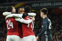 Tremendo primer tiempo ha dado el Arsenal en su casa y se coloca muy cerca de las semis de la Europa League.