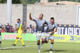 Eddie Hernández puso a ganar a Motagua ante Victoria en el estadio Marcelo Tinoco. Foto: Marvin Salgado
