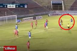 Así fue el gran gol de Edwin Rodríguez a los 58 segundos en el Vida-Olimpia en La Ceiba