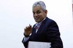 El entrenador colombiano, que posee también la nacionalidad hondureña, Reinaldo Rueda llega este miércoles a Honduras.