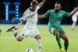 Alfredo Mejía y el Levadiakos son líderes en la segunda división de Grecia y el jugador hondureño sueña con una oportunidad en la Selección.