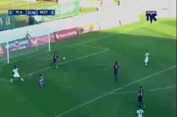 Rundell Winchester se lamenta en el terrible fallo ante Rougier.