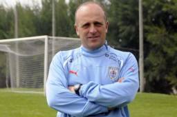 Fabián Coito tiene 51 años y dirigirá la primera selección mayor de forma oficial.