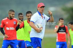 Pedro Troglio quiere conseguir otro triunfo con su Olimpia en el Nacional.