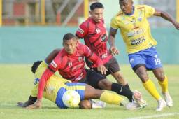 Carlo Costly rescató el empate 3-3 para Lone enfrentando a Boca Juniors. FOTO: Neptalí Romero