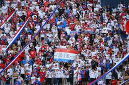 La Ultrafiel no dejó de alentar al Olimpia durante la final de ida donde se impusieron 2-0 al Real España.