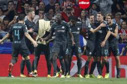 Los jugadores del Chelsea festejando la anotación de Batshuayi.