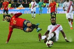 La jugada de Waston que provocó la lesión de Isco.